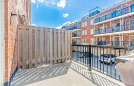 Terraced house – Scarborough, Toronto, Ontario,  Canada for C$1,422,000