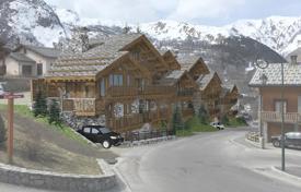 New residential complex of four chalets near the ski lifts, Saint-Martin-de-Belleville, France for From 2,850,000 €