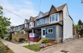 Terraced house – East York, Toronto, Ontario,  Canada for C$976,000