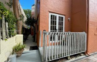 2-bedroom apartments in condo 89 m² in Pine Tree Drive for $550,000
