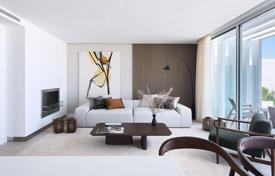 Frontline golf townhouse with 3 bedrooms, basement, private garden and sea views in Sotogrande for 595,000 €