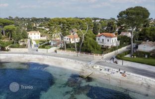 Renovated historic seafront villa in Antibes, Cote d'Azur, France for 17,500,000 €