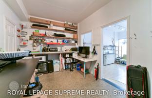 12-bedroom townhouse in Lansdowne Avenue for C$2,079,000