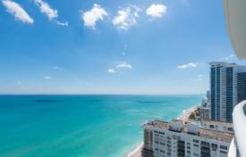 Bright apartment with ocean views in a residence on the first line of the beach, Hollywood, Florida, USA for $1,303,000