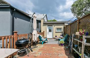 10-bedroom townhouse in Pape Avenue for C$1,519,000