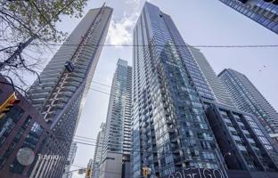4-bedroom apartment in Adelaide Street West for C$765,000
