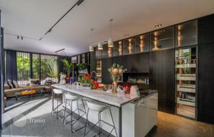 4-bedroom villa 250 m² in Tibubeneng for $650,000