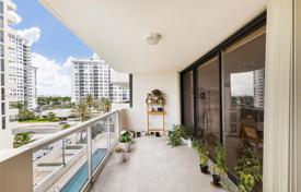 Condo – Miami Beach, Florida, USA for $1,690,000