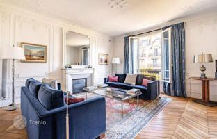 Classic five-room apartment near the Champ de Mars, 7th arrondissement of Paris, France for 2,500,000 €