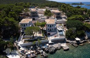 3-bedroom villa 288 m² in Luštica for 4,200,000 €