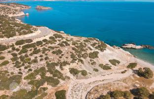 Land plot 16,000 m² in Kalo Chorio for 1,900,000 €