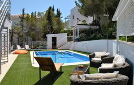 New luxury villa with a swimming pool in a green preserved area, 100 meters from the beach, Campoamor, Spain for 4,100 € per week