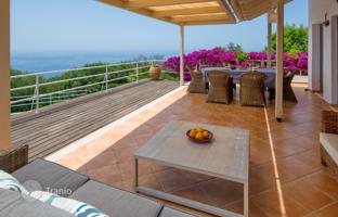 4-bedroom villa in Administration of the Peloponnese, Western Greece and the Ionian Islands for 1,350,000 €