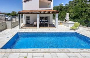 2-bedroom house 84 m² in Tinjan for 340,000 €