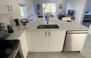 4-bedroom house 204 m² in Coral Springs for $690,000