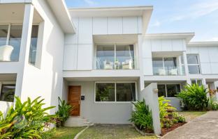 Furnished townhouse with access to swimming pools and a gym near Choeng Mon Beach, Samui, Thailand for $358,000