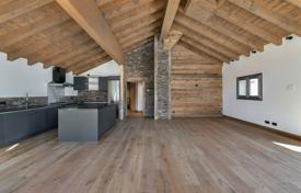 Spacious apartment near the ski lift, Meribel, France for 1,960,000 €