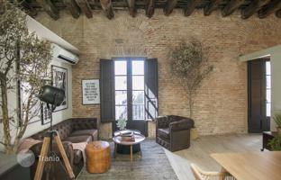 Stylish apartments in a renovated building, Old Town, Barcelona, ​​Spain for 462,000 €
