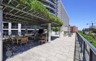 1-bedroom apartment in Carlton Street for C$652,000