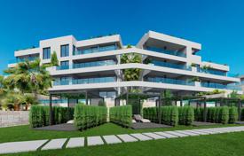 Luxury penthouse with 3 bedrooms, solarium, private pool and sea views in Las Colinas Golf for 1,350,000 €