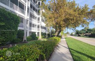 2-bedroom apartments in condo 89 m² in Marco Island for $595,000
