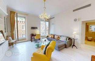 Renovated bright penthouse in the heart of Rome, Italy for 2,150,000 €