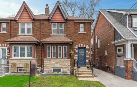 Terraced house – Davisville Avenue, Old Toronto, Toronto,  Ontario,   Canada for C$1,225,000