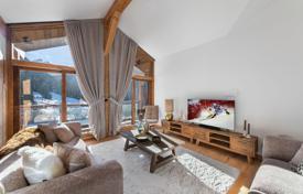 Luxurious ski-in/ot four-bedroom penthouse in Courchevel, Savoie, Alps, France for 3,856,000 €