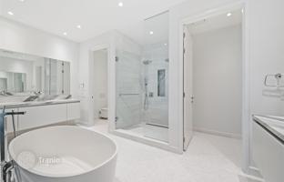 4-bedroom apartments in condo 446 m² in Edgewater (Florida) for $6,150,000