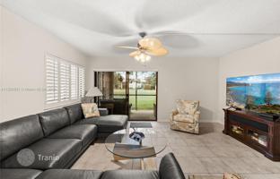 2-bedroom apartments in condo 128 m² in Davie for $389,000