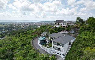 5-bedroom villa 1,000 m² in Ungasan for $1,900,000
