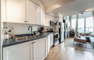4-bedroom apartment in Lombard Street for C$808,000