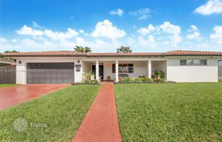 4-bedroom house 362 m² in Miami for $1,050,000