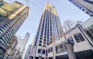 2-bedroom apartment in Bay Street for C$1,013,000