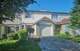 Terraced house – Scarborough, Toronto, Ontario,  Canada for C$940,000
