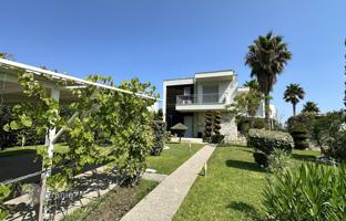 5-bedroom villa 240 m² in Pefkochori for 1,000,000 €