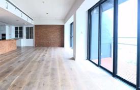 3-bedroom apartments in condo in Sathon for $3,700 per week