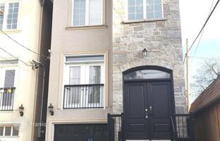 10-bedroom house in Scarborough for C$2,236,000
