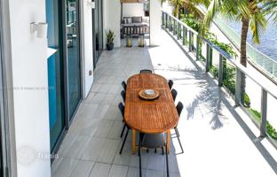 4-bedroom apartments in condo 244 m² in Aventura for $2,340,000
