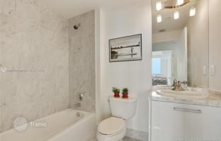 2-bedroom apartments in condo 112 m² in Miami for $695,000
