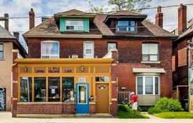 Terraced house – Dundas Street West, Toronto, Ontario,  Canada for C$2,141,000