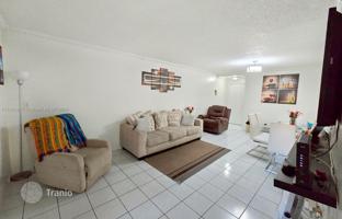2-bedroom apartments in condo 93 m² in Miami for $375,000
