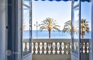 Classic apartment with a sea view on Promenade des Anglais, Nice, France for 790,000 €