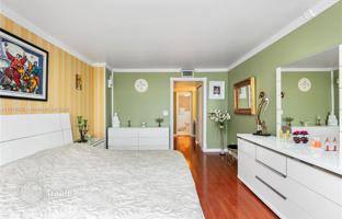 1-bedroom apartments in condo 93 m² in South Ocean Drive for $445,000
