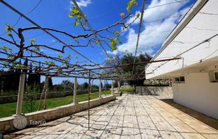 3-bedroom cottage 174 m² in Reževići for 670,000 €