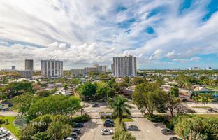 1-bedroom apartments in condo 81 m² in Hallandale Beach for $310,000