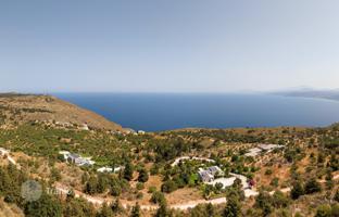 Land plot 4,000 m² in Chania for 425,000 €