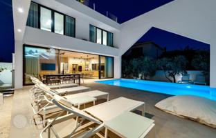5-bedroom villa 366 m² in Brač for 1,300,000 €