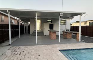 3-bedroom house 120 m² in Hialeah for $642,000
