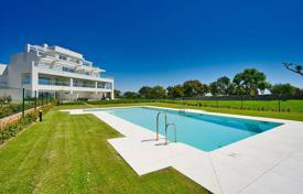 Apartments with large terraces in a residence with swimming pools, Sotogrande, Spain for 360,000 €